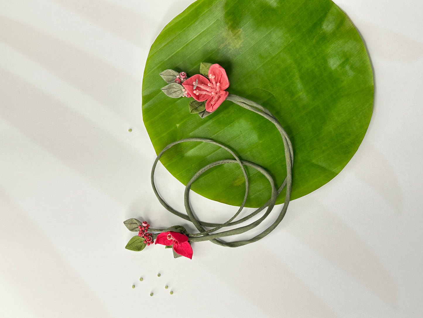 Bougainvillea Dori Single Rakhi - Rani Pink