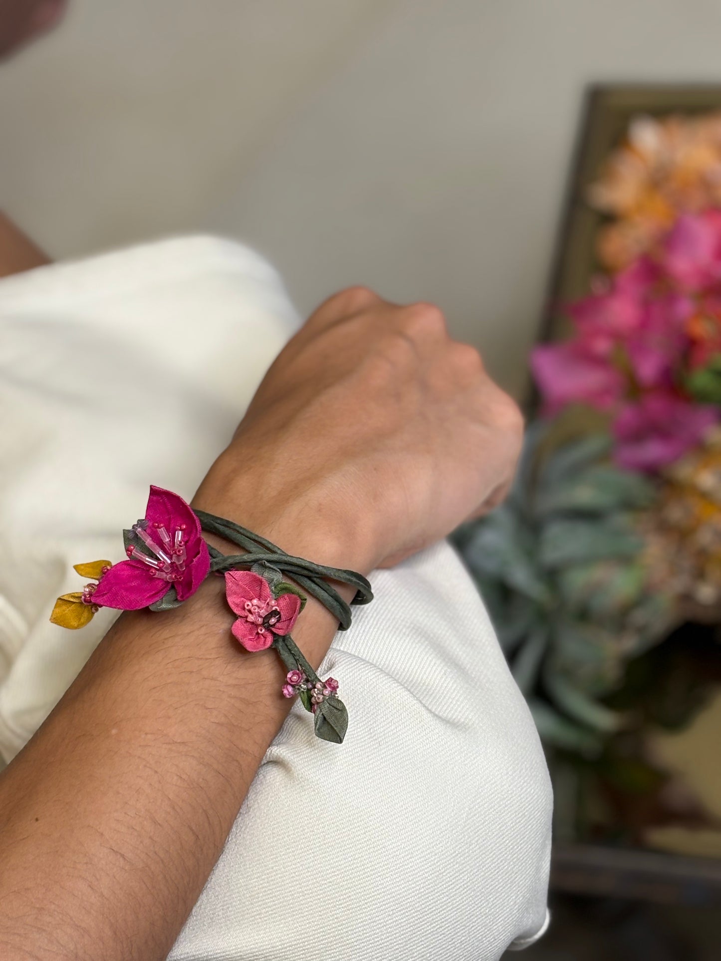 Bougainvillea Dori Single Rakhi - Two tone Pink