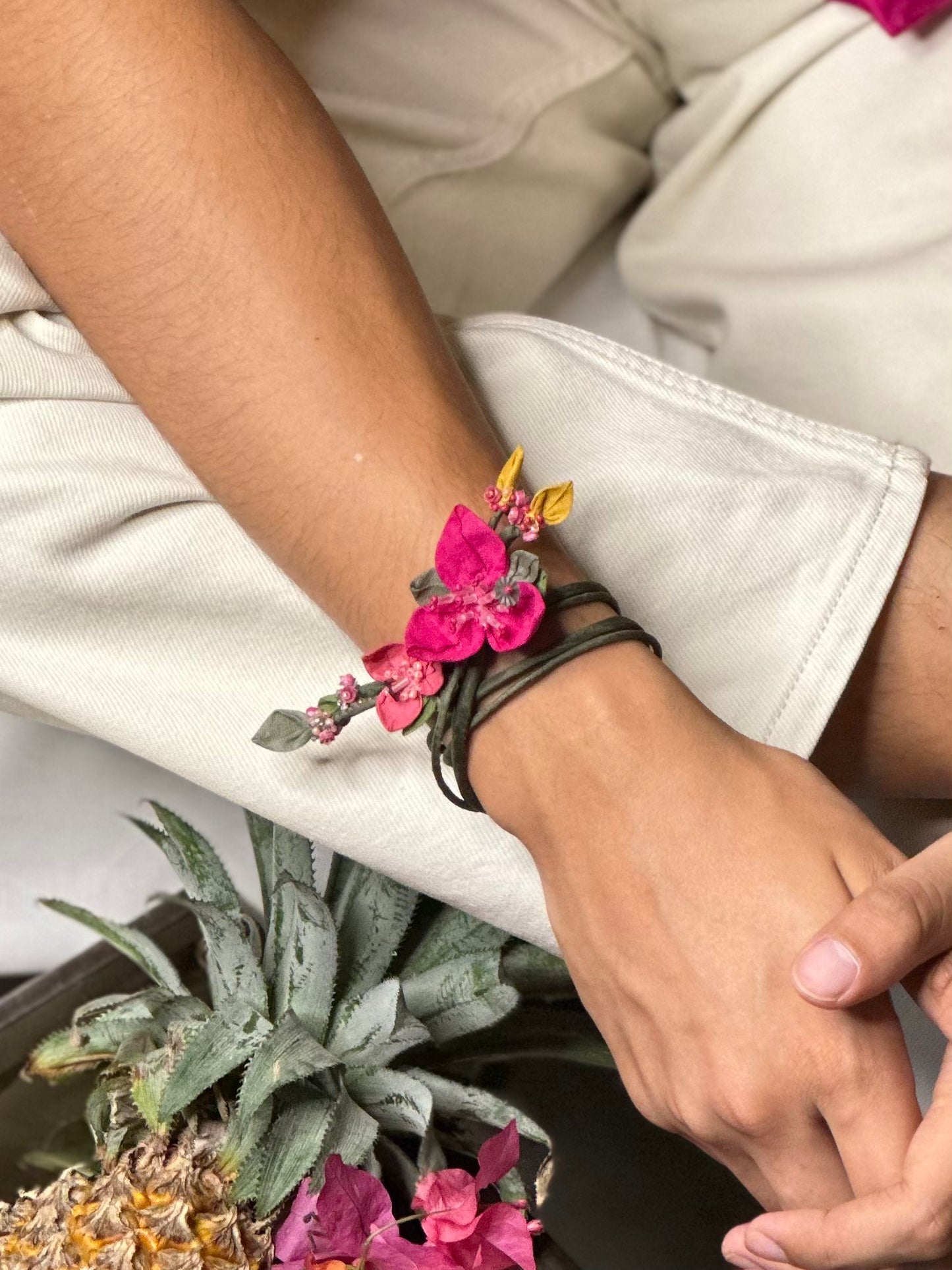 Bougainvillea Dori Single Rakhi - Two tone Pink